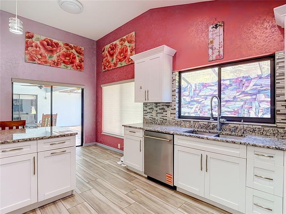 En Venta: $639,000 (5 camas, 3 baños, 2135 Pies cuadrados)