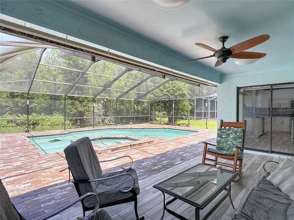 En Venta: $639,000 (5 camas, 3 baños, 2135 Pies cuadrados)