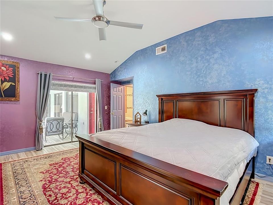 En Venta: $639,000 (5 camas, 3 baños, 2135 Pies cuadrados)