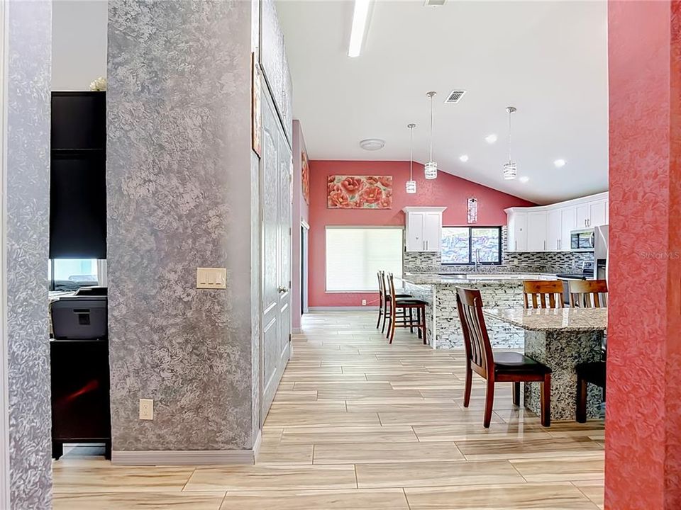 En Venta: $639,000 (5 camas, 3 baños, 2135 Pies cuadrados)