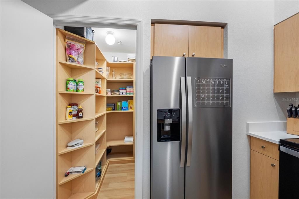 На продажу: $549,000 (2 спален, 2 ванн, 1170 Квадратных фут)