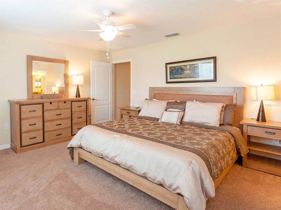 For Rent: $2,500 (4 beds, 3 baths, 1902 Square Feet)
