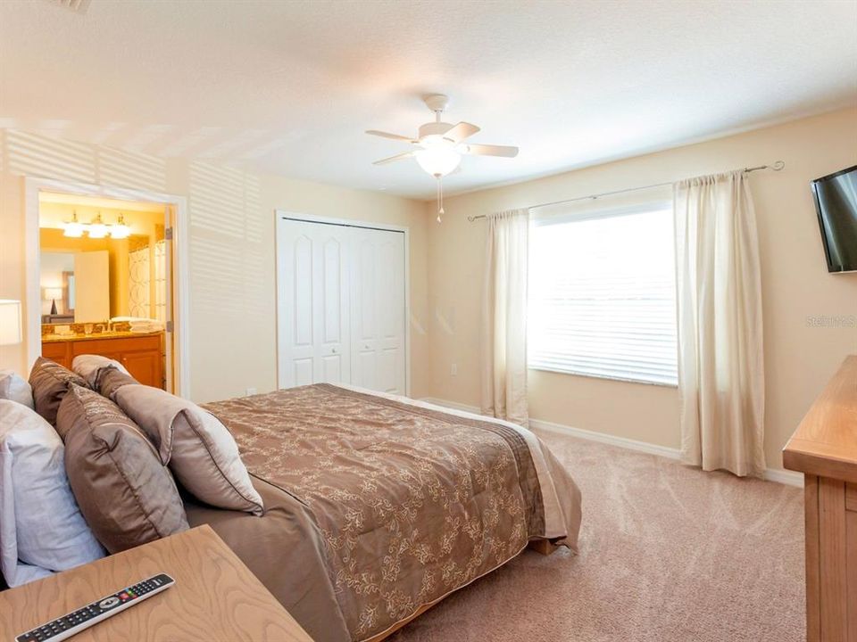 For Rent: $2,500 (4 beds, 3 baths, 1902 Square Feet)