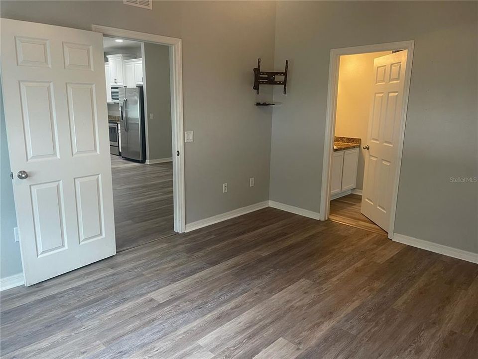 В аренду: $1,950 (3 спален, 2 ванн, 1377 Квадратных фут)