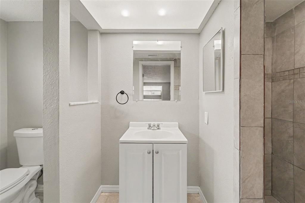 En Venta: $279,900 (4 camas, 2 baños, 1330 Pies cuadrados)
