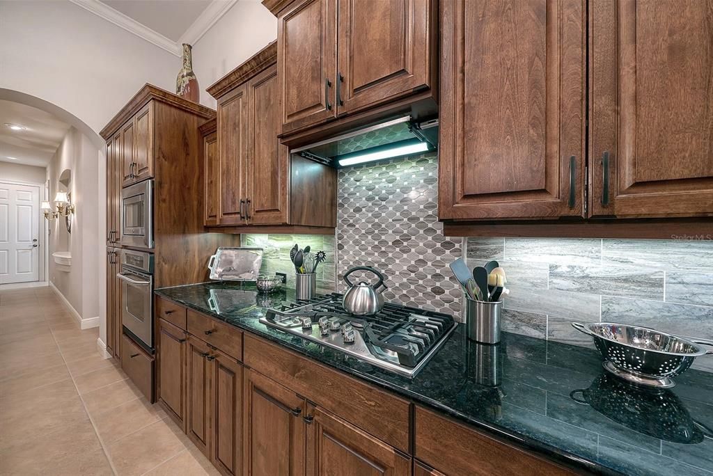 На продажу: $1,119,900 (3 спален, 3 ванн, 3326 Квадратных фут)
