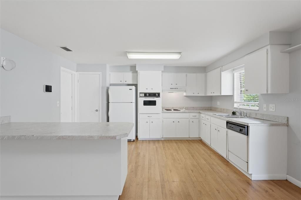 En Venta: $465,000 (3 camas, 2 baños, 1575 Pies cuadrados)