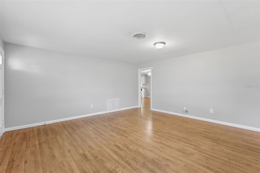 En Venta: $465,000 (3 camas, 2 baños, 1575 Pies cuadrados)
