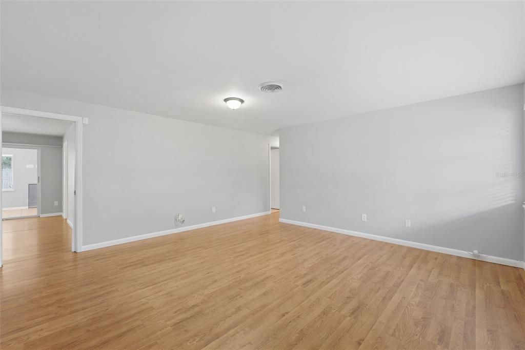 En Venta: $465,000 (3 camas, 2 baños, 1575 Pies cuadrados)