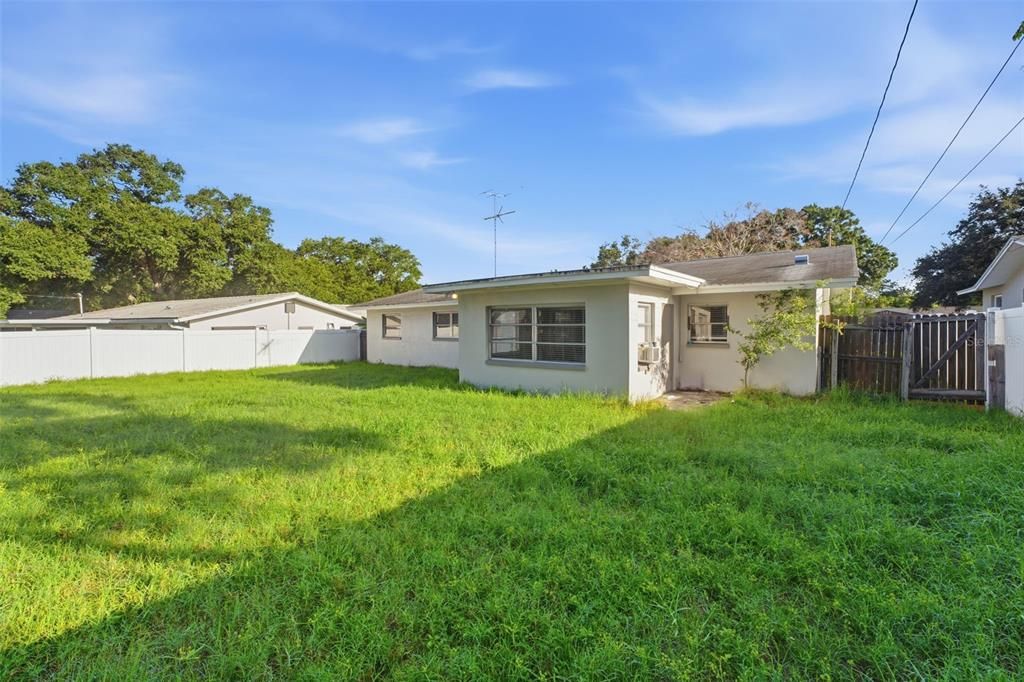 En Venta: $465,000 (3 camas, 2 baños, 1575 Pies cuadrados)