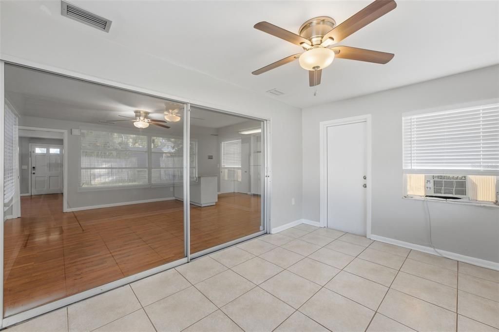 En Venta: $465,000 (3 camas, 2 baños, 1575 Pies cuadrados)