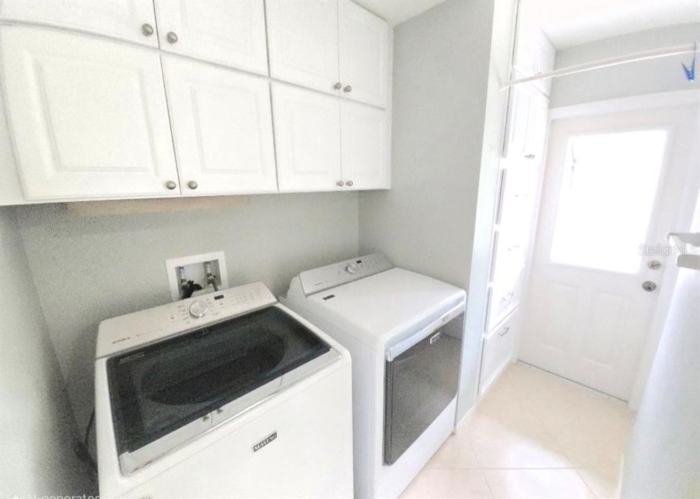 For Rent: $3,000 (3 beds, 2 baths, 1798 Square Feet)