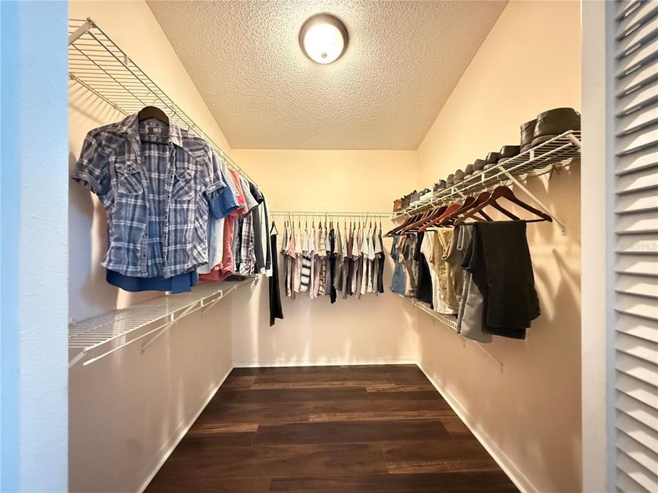 На продажу: $324,900 (3 спален, 2 ванн, 1665 Квадратных фут)