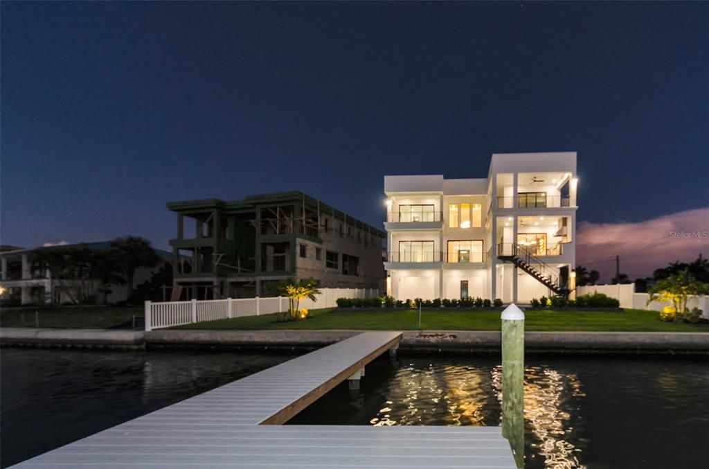 На продажу: $5,750,000 (5 спален, 5 ванн, 4660 Квадратных фут)