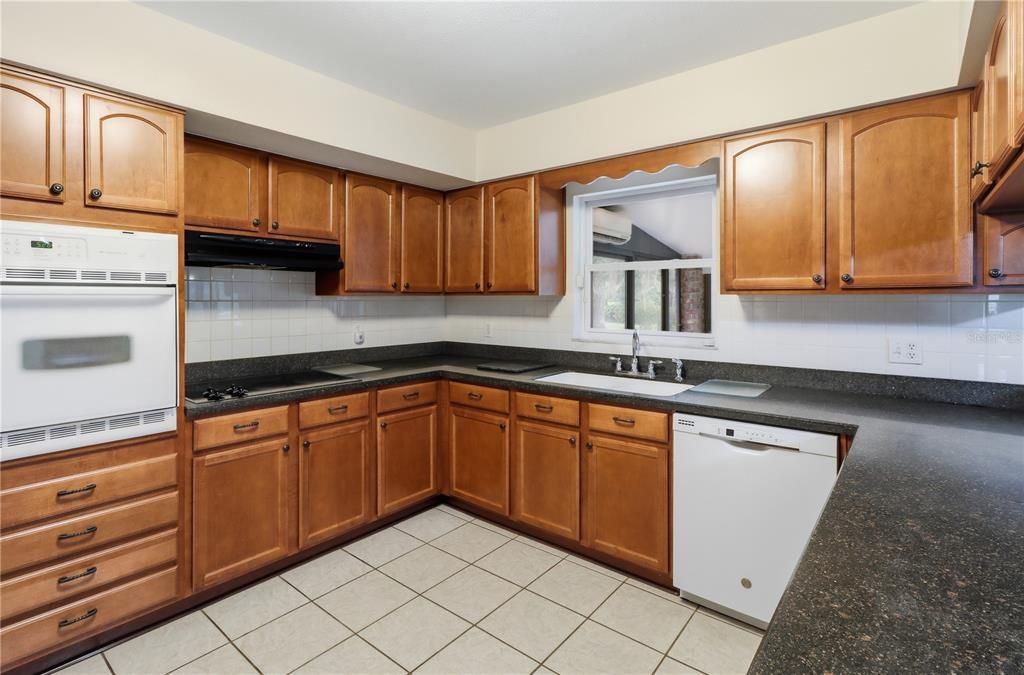 En Venta: $1,800,000 (3 camas, 2 baños, 2011 Pies cuadrados)