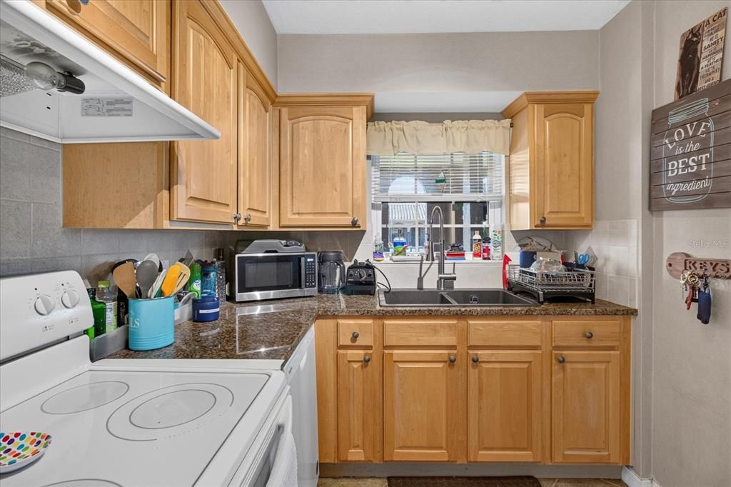 En Venta: $425,000 (2 camas, 2 baños, 1160 Pies cuadrados)