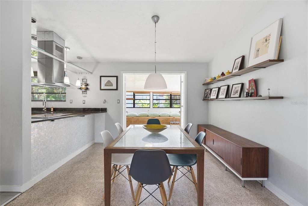 En Venta: $419,000 (3 camas, 2 baños, 1533 Pies cuadrados)