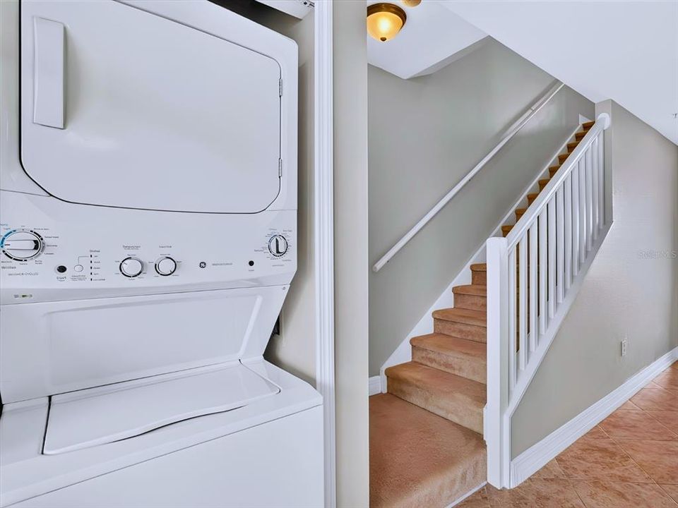 На продажу: $329,000 (2 спален, 2 ванн, 1258 Квадратных фут)