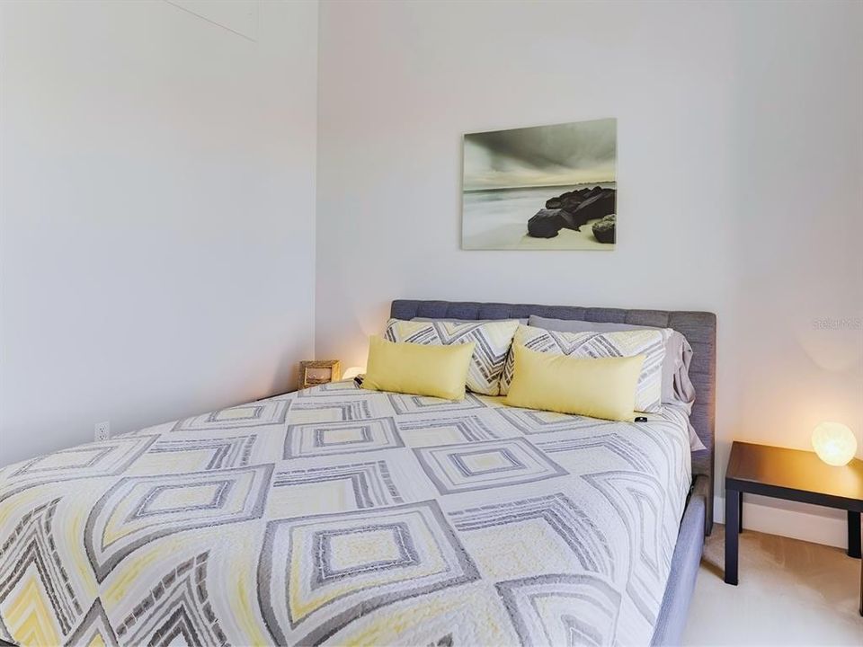 На продажу: $329,000 (2 спален, 2 ванн, 1258 Квадратных фут)