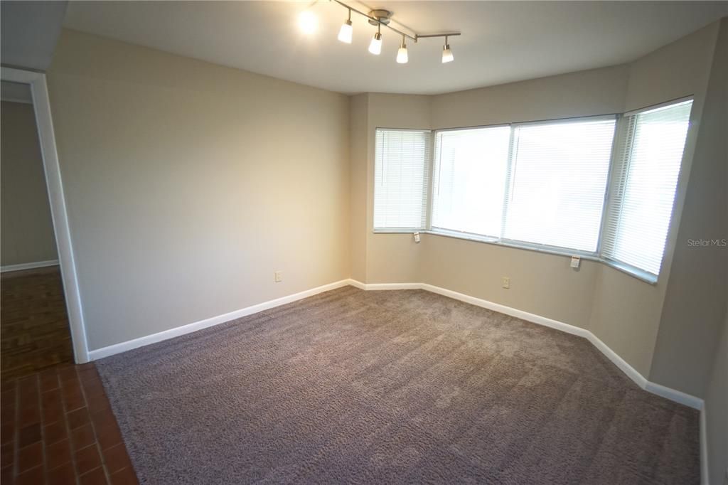 В аренду: $2,850 (3 спален, 2 ванн, 1702 Квадратных фут)