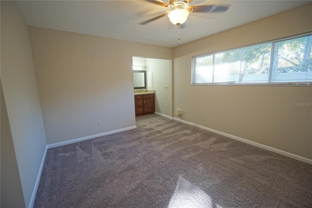 В аренду: $2,850 (3 спален, 2 ванн, 1702 Квадратных фут)