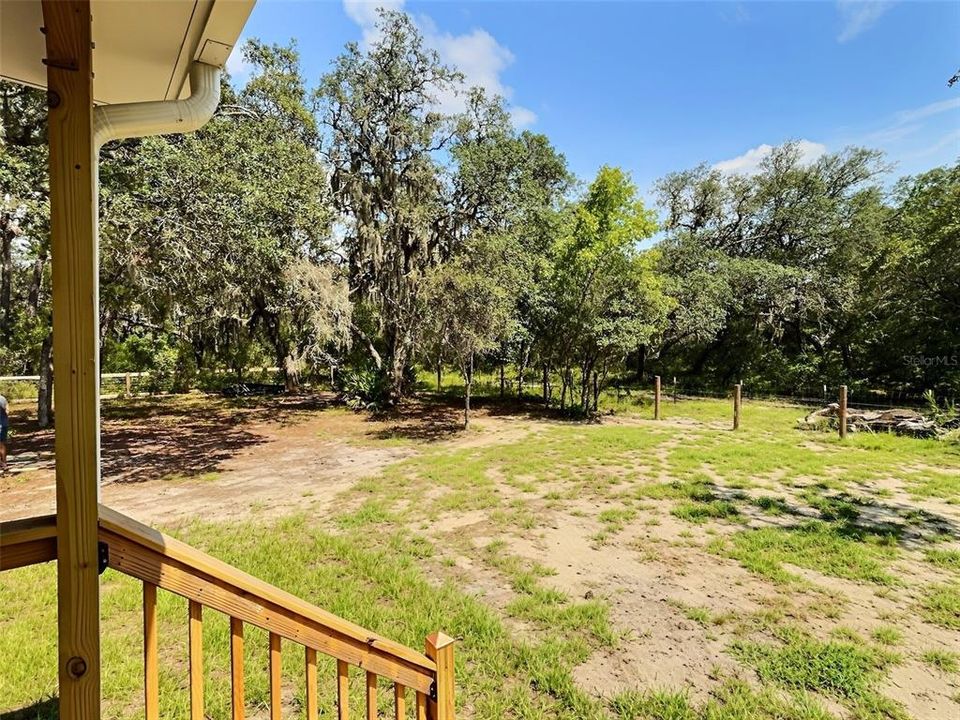 For Sale: $275,000 (3 beds, 2 baths, 924 Square Feet)
