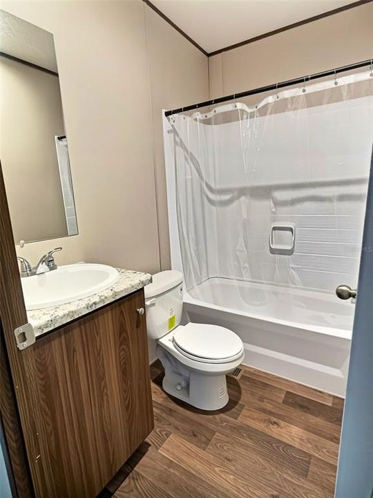 For Sale: $275,000 (3 beds, 2 baths, 924 Square Feet)