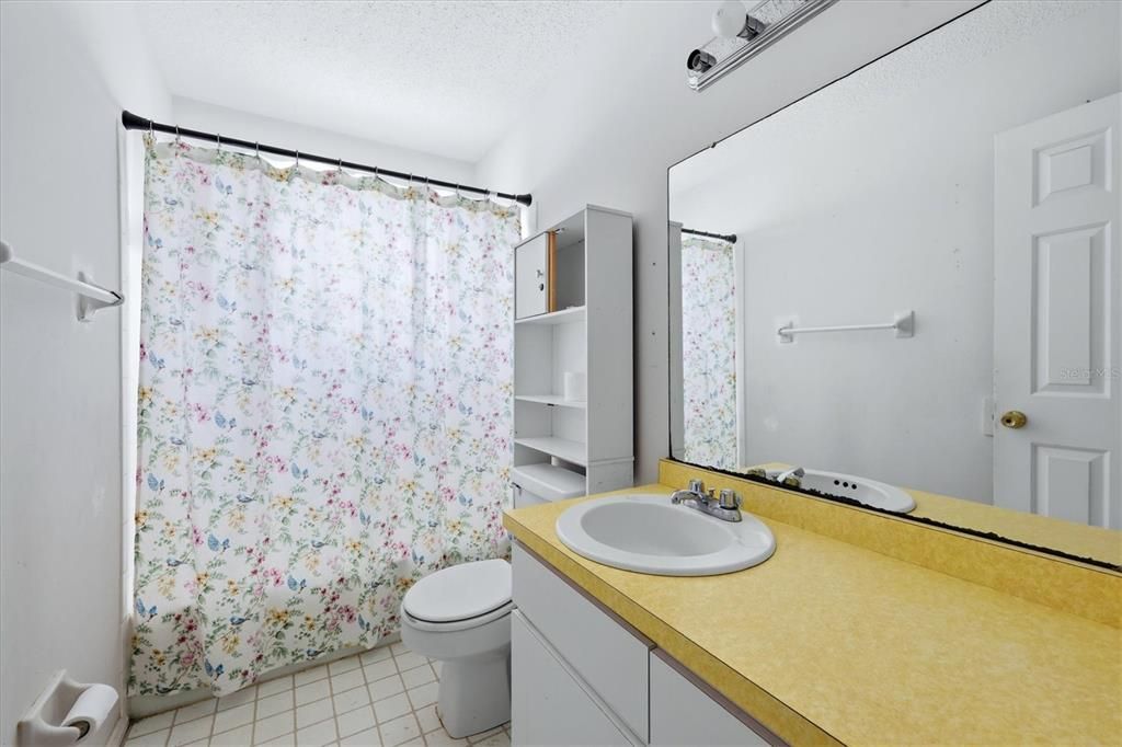 На продажу: $449,900 (4 спален, 2 ванн, 1694 Квадратных фут)