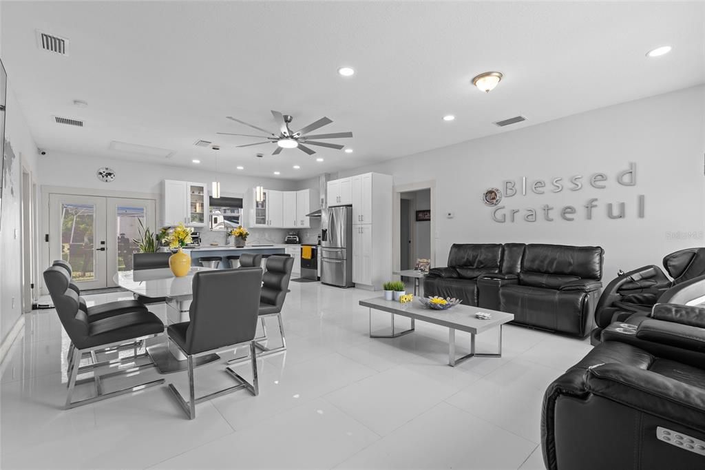 En Venta: $315,000 (3 camas, 2 baños, 1457 Pies cuadrados)