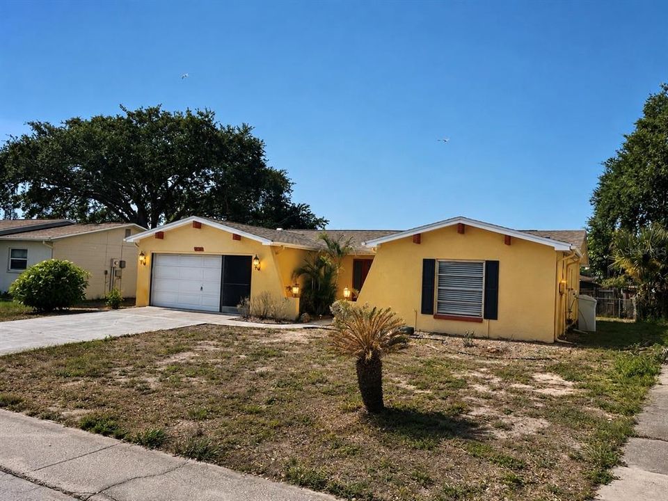Activo con contrato: $249,000 (2 camas, 2 baños, 1471 Pies cuadrados)
