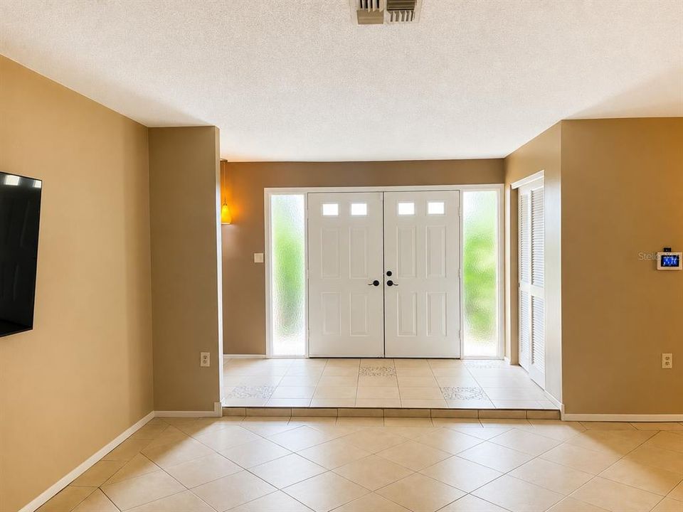 Activo con contrato: $249,000 (2 camas, 2 baños, 1471 Pies cuadrados)