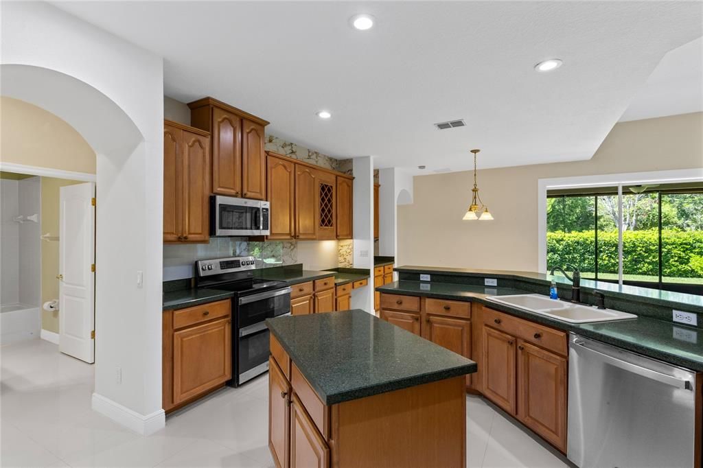 For Sale: $599,000 (4 beds, 3 baths, 2730 Square Feet)