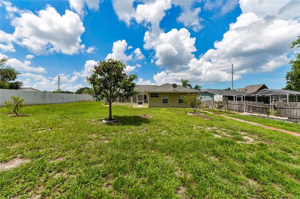 En Venta: $415,000 (4 camas, 3 baños, 2048 Pies cuadrados)