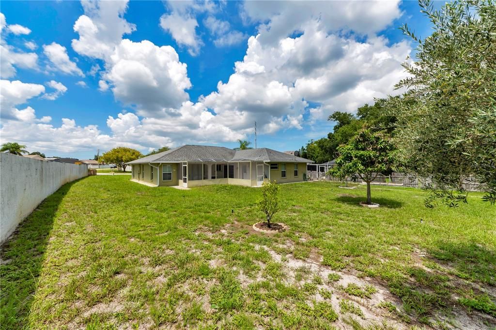 En Venta: $415,000 (4 camas, 3 baños, 2048 Pies cuadrados)