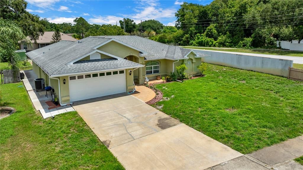 En Venta: $415,000 (4 camas, 3 baños, 2048 Pies cuadrados)