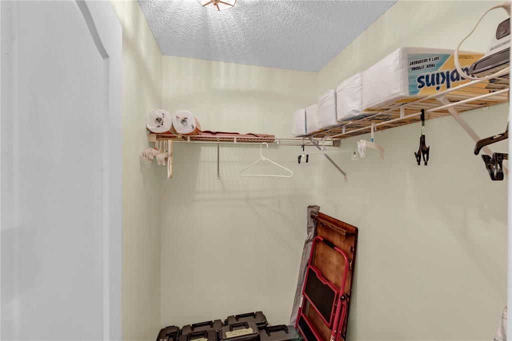 En Venta: $415,000 (4 camas, 3 baños, 2048 Pies cuadrados)