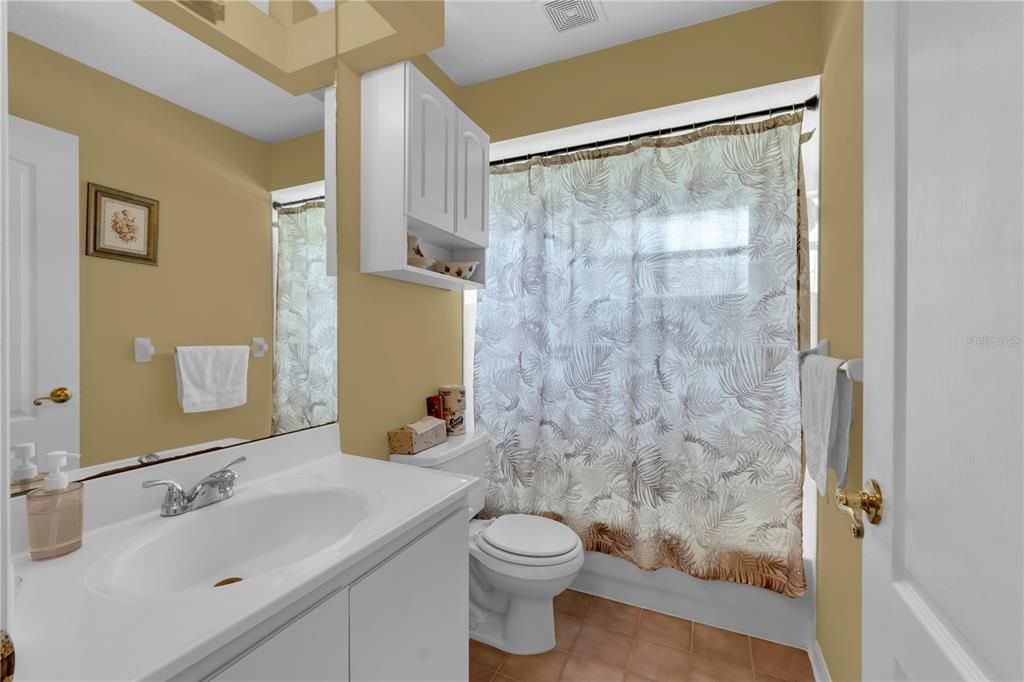 En Venta: $415,000 (4 camas, 3 baños, 2048 Pies cuadrados)