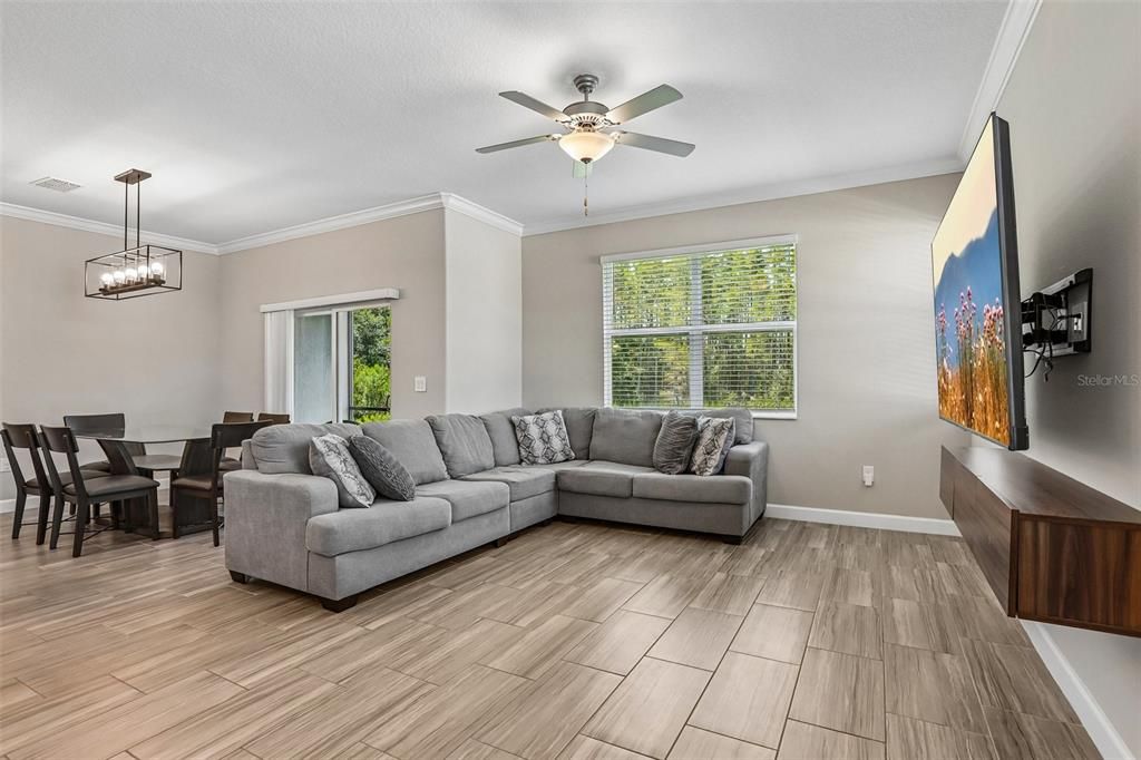 : $365,000 (3 спален, 2 ванн, 1801 Квадратных фут)