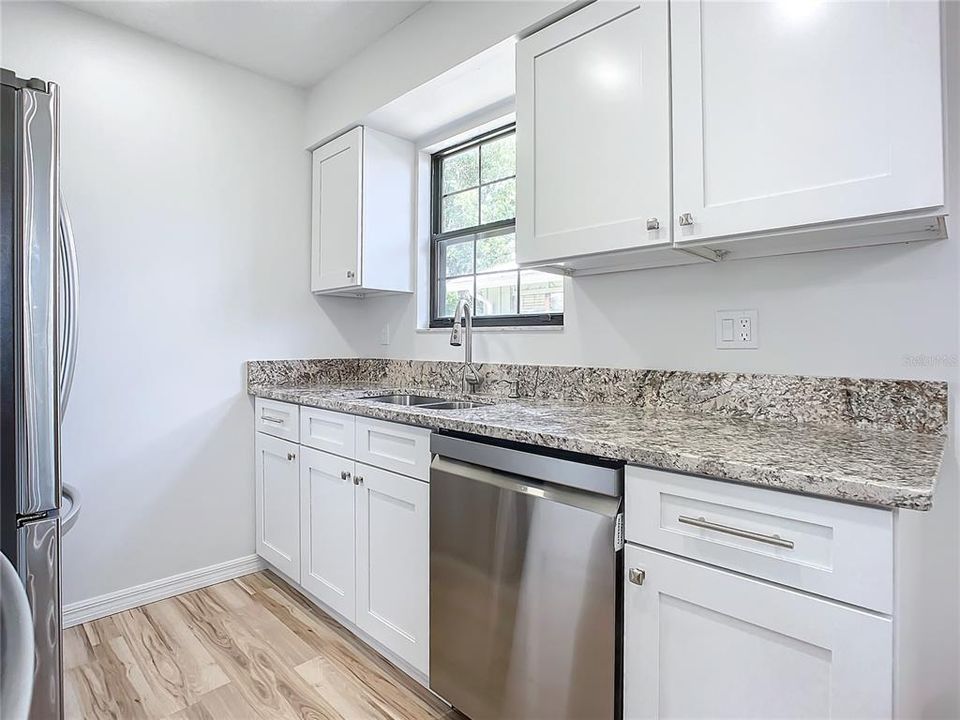 В аренду: $1,350 (2 спален, 2 ванн, 952 Квадратных фут)