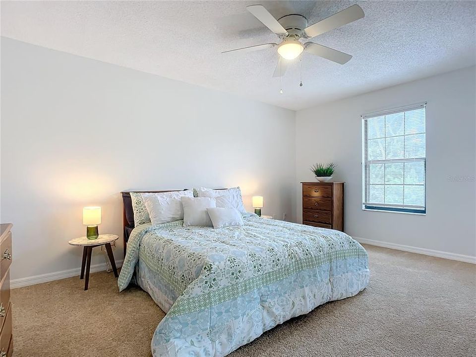 В аренду: $1,350 (2 спален, 2 ванн, 952 Квадратных фут)
