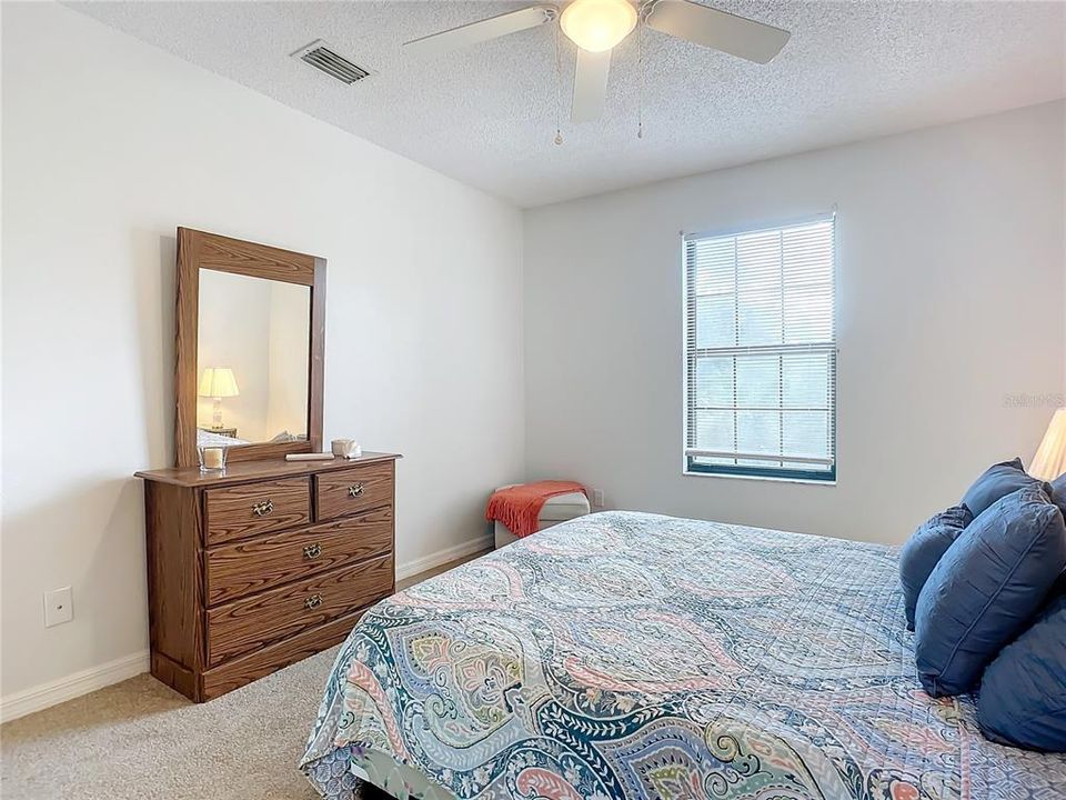 В аренду: $1,350 (2 спален, 2 ванн, 952 Квадратных фут)