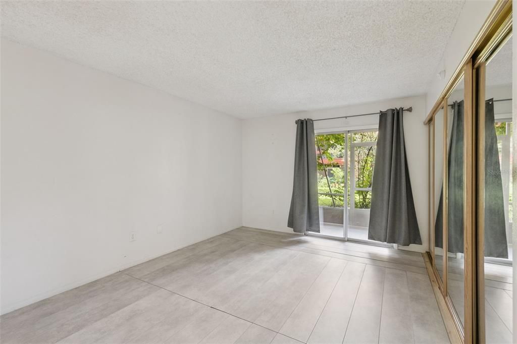 For Sale: $75,000 (1 beds, 1 baths, 672 Square Feet)