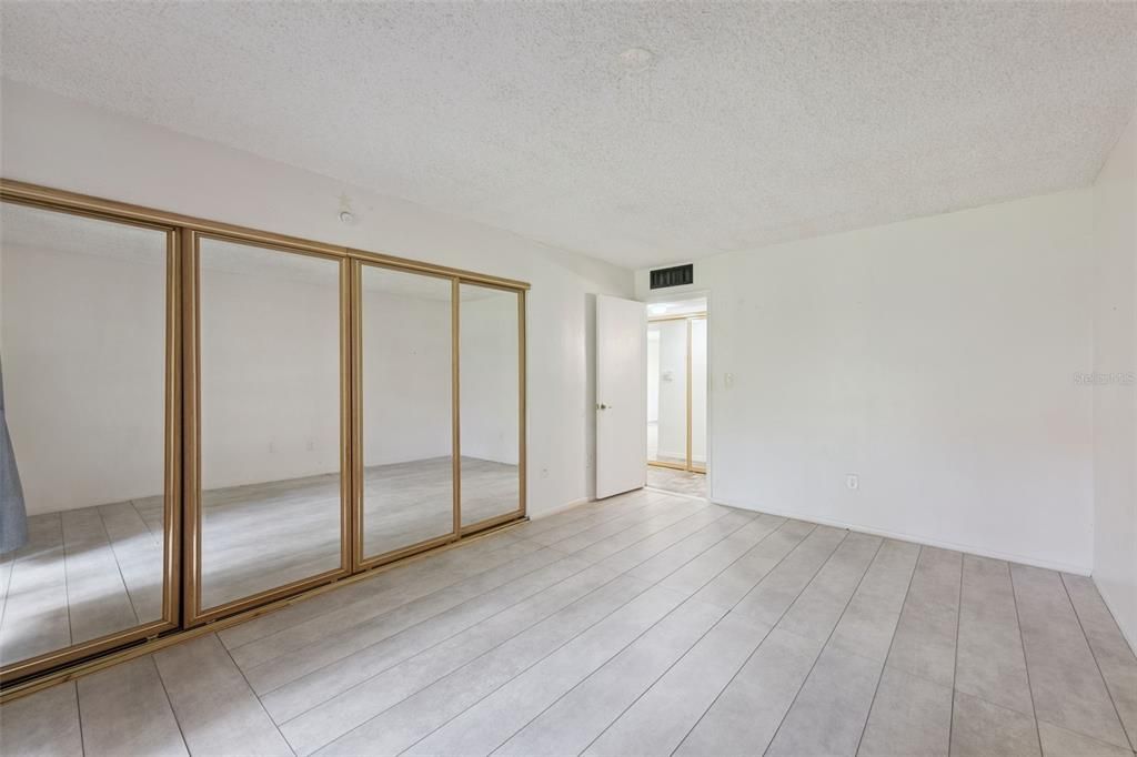 For Sale: $75,000 (1 beds, 1 baths, 672 Square Feet)