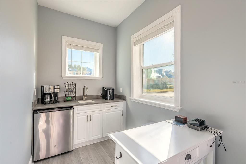 For Sale: $1,175,000 (4 beds, 4 baths, 3135 Square Feet)