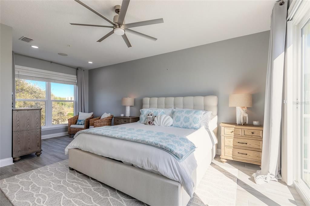 For Sale: $1,175,000 (4 beds, 4 baths, 3135 Square Feet)