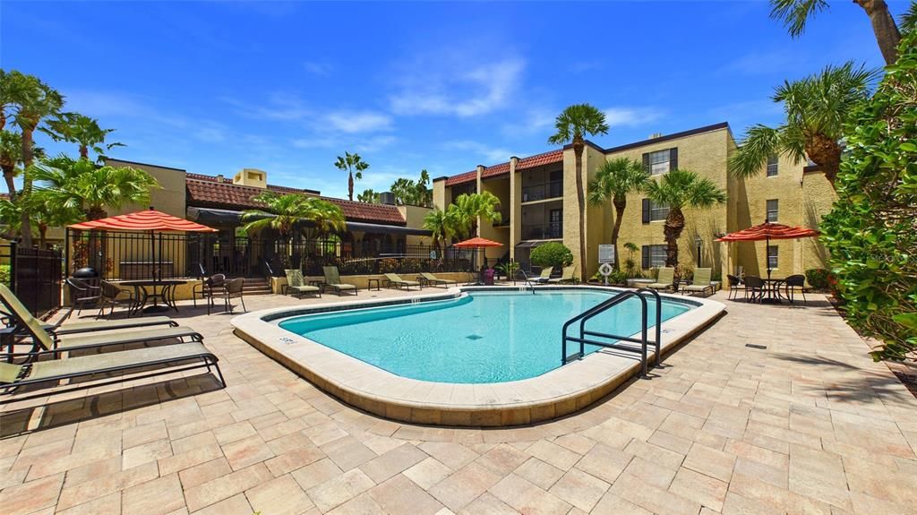 For Sale: $210,000 (1 beds, 1 baths, 776 Square Feet)
