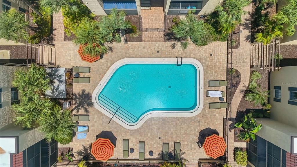 For Sale: $210,000 (1 beds, 1 baths, 776 Square Feet)