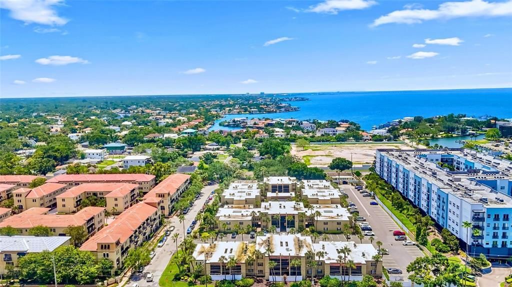 For Sale: $210,000 (1 beds, 1 baths, 776 Square Feet)