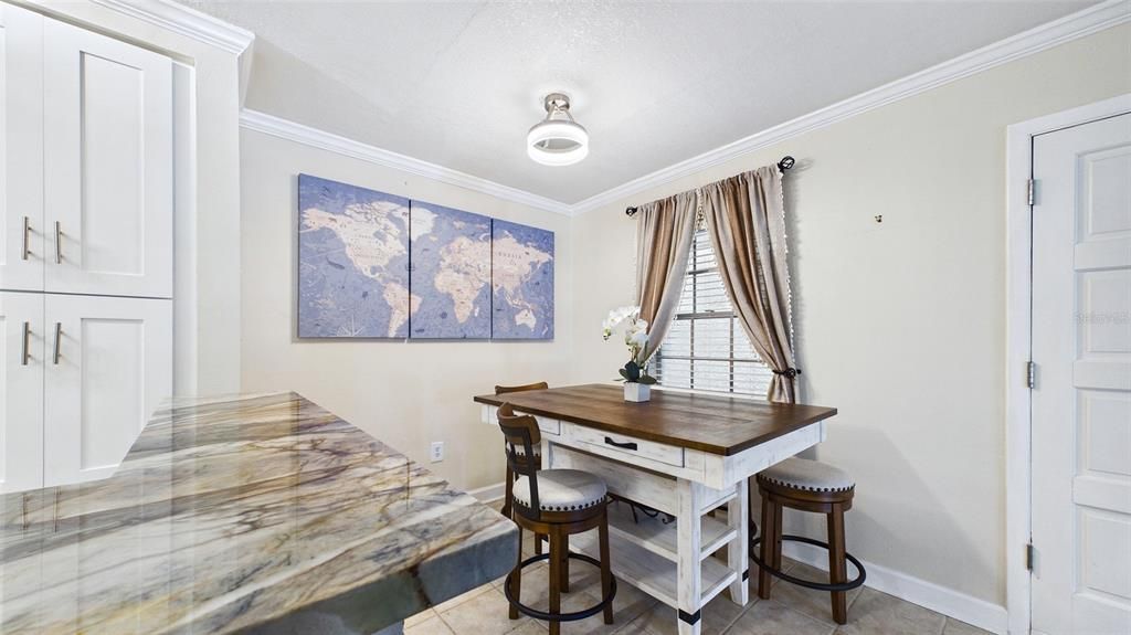 For Sale: $210,000 (1 beds, 1 baths, 776 Square Feet)