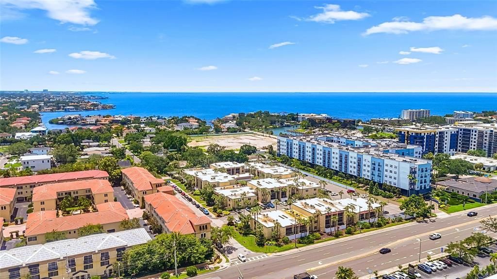 For Sale: $210,000 (1 beds, 1 baths, 776 Square Feet)